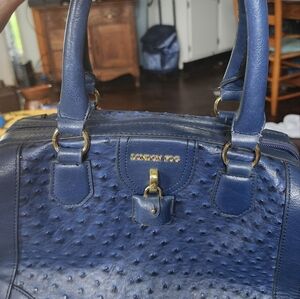 London Fog Ladies Handbag. Great blue color.